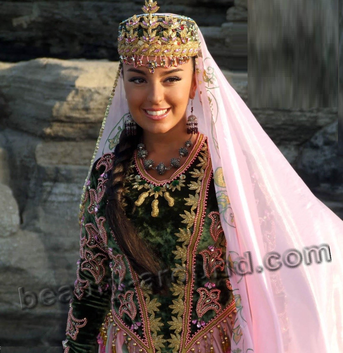 Top-10 Beautiful Azeri Women. Photo Gallery