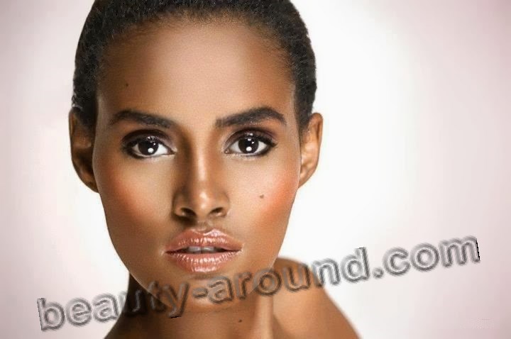  beautiful dark-skinned model photo