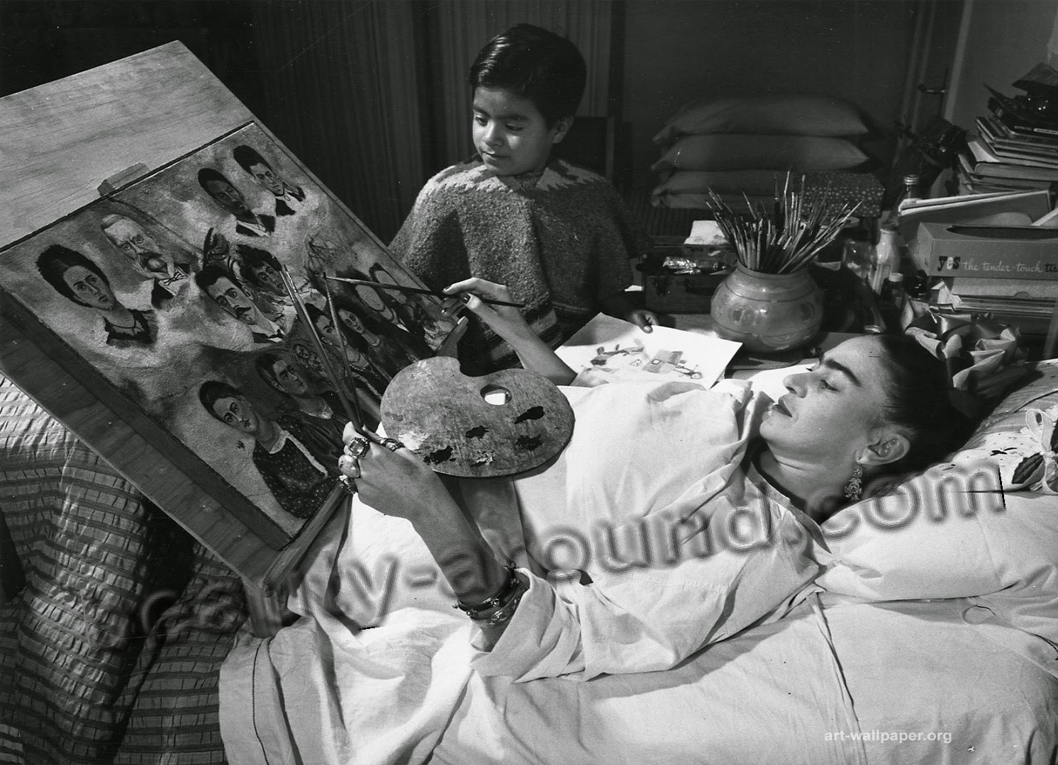 Фрида Кало во время работы фото