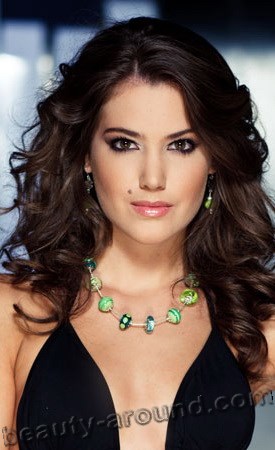 beautiful Hungarian women, Linda Czunai photo - miss World Hungary 2011