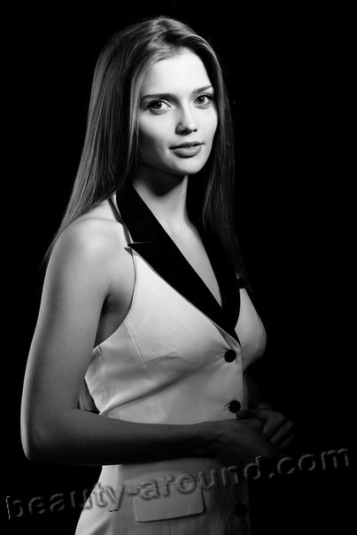 Алина Кизиярова чёрно-белое фото