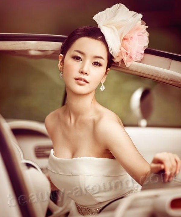 http://beauty-around.com/images/sampledata/Korean_Actress/9Nam%20Gyu%20Ri.jpg