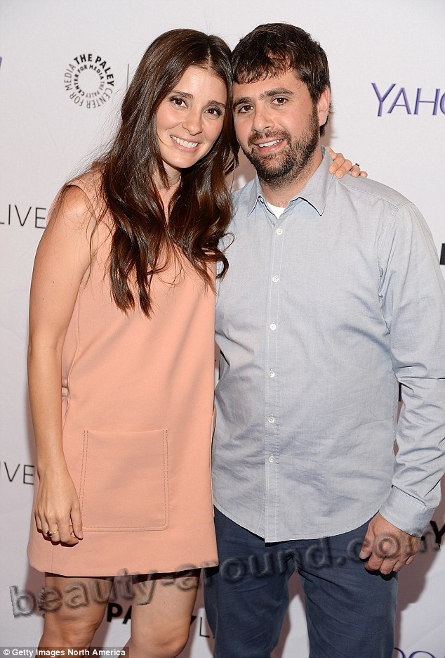 Shiri Appleby and John Shuk photo