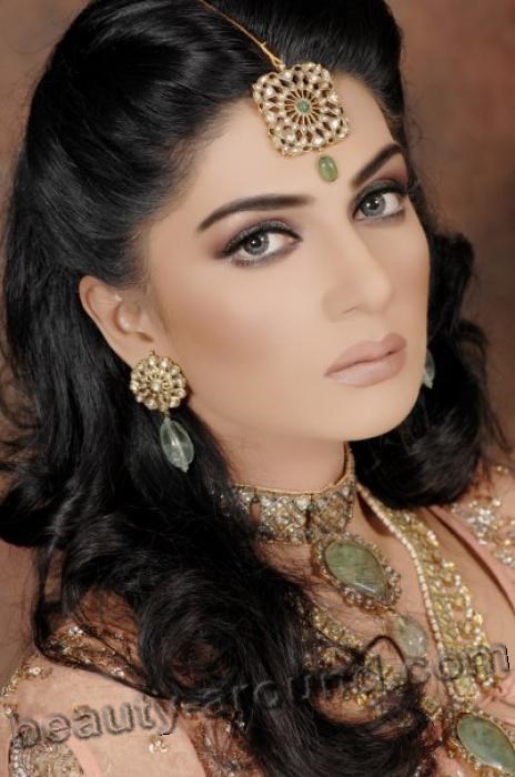 Beautiful Pakistani Women, Iffat Rahim photo, former Pakistani model and actress