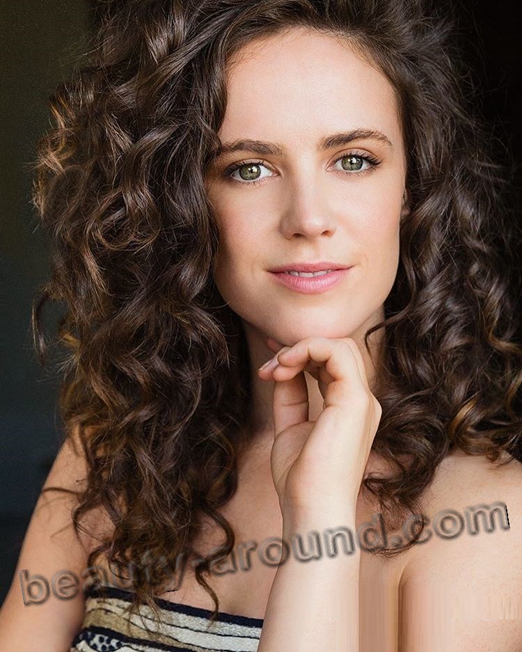 Amy Manson beautiful Scottish girl photo