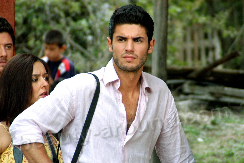 Berk Oktay turkish actor photo