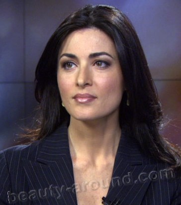 Ghida Fakhry nice Lebanese journalist photo