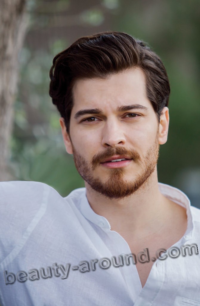 Çağatay Ulusoy Turkish actor and Best Model of Turkey 2010 photo