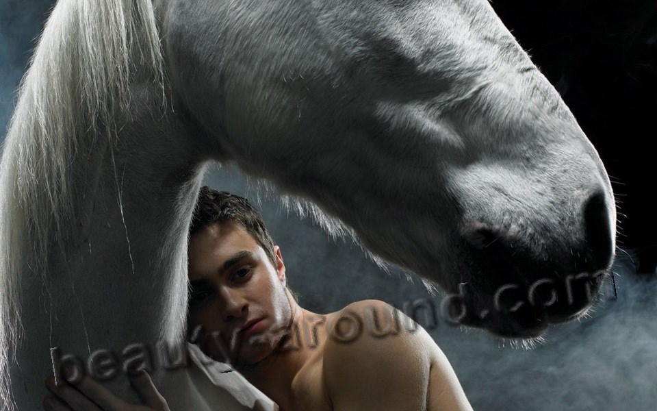 Daniel Radcliff nice photo with white horse