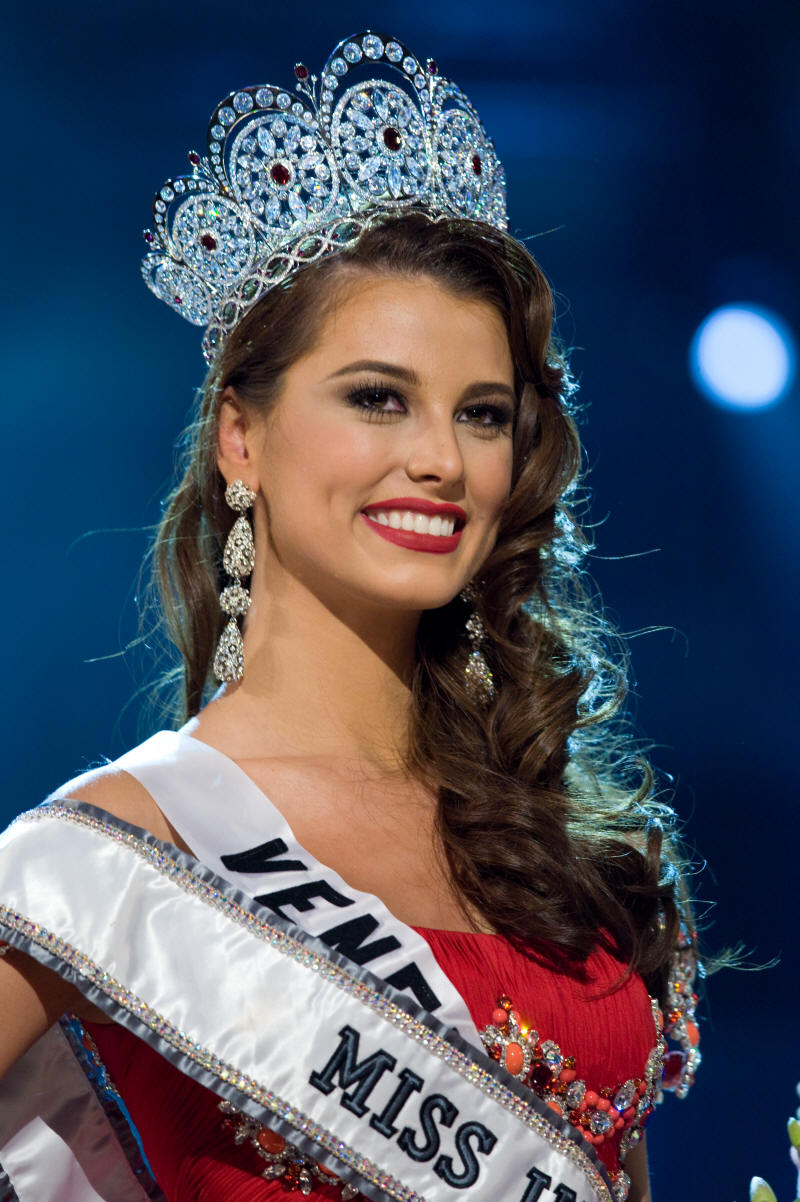 Стефания Фернандес самая красивая Мисс Вселенная под знаком Дева фото