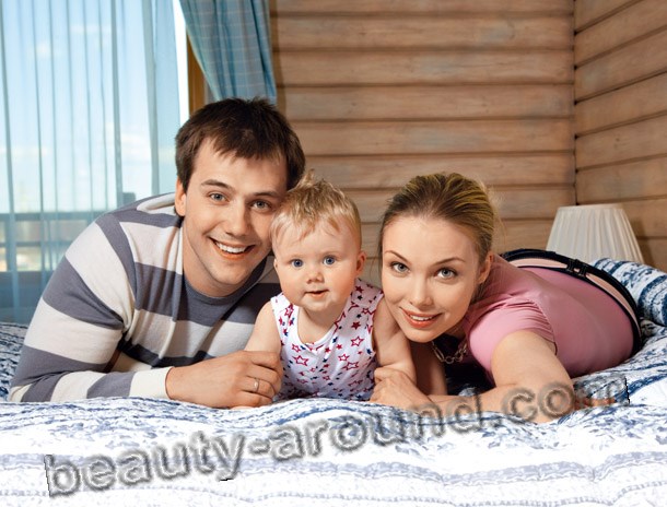 Татьяна Арнтгольц и Иван Жидков фото с дочерью вместе