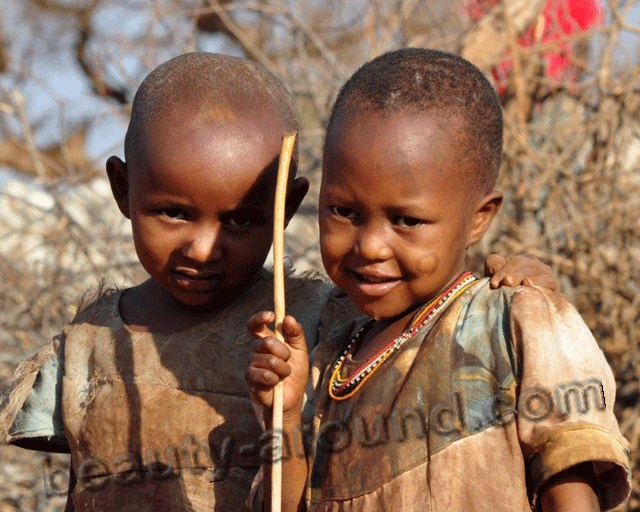 Children from the African Masai tribe