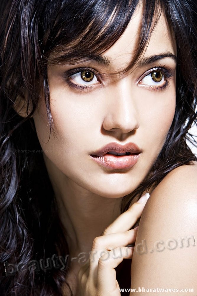 Neha Sharma sexy Indian film actress and model picture