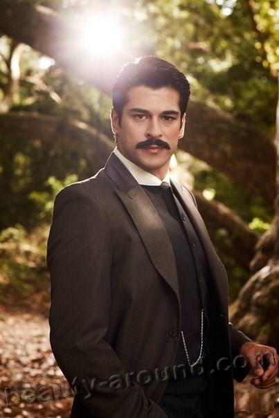 Burak Ozcivit as Kamran photo