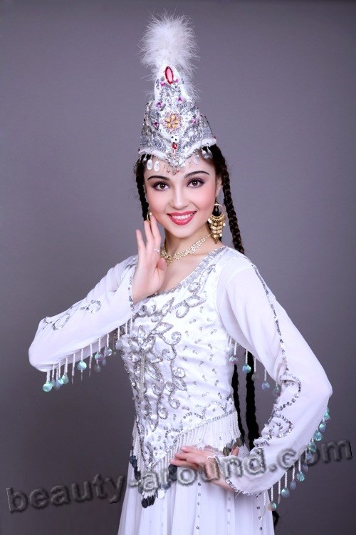 Mahire Emet beauty Uyghur dancer pictures