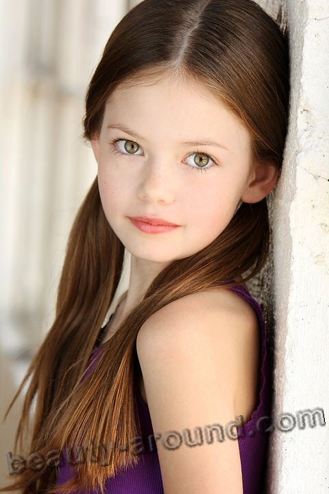 Mackenzie Foy young model photo