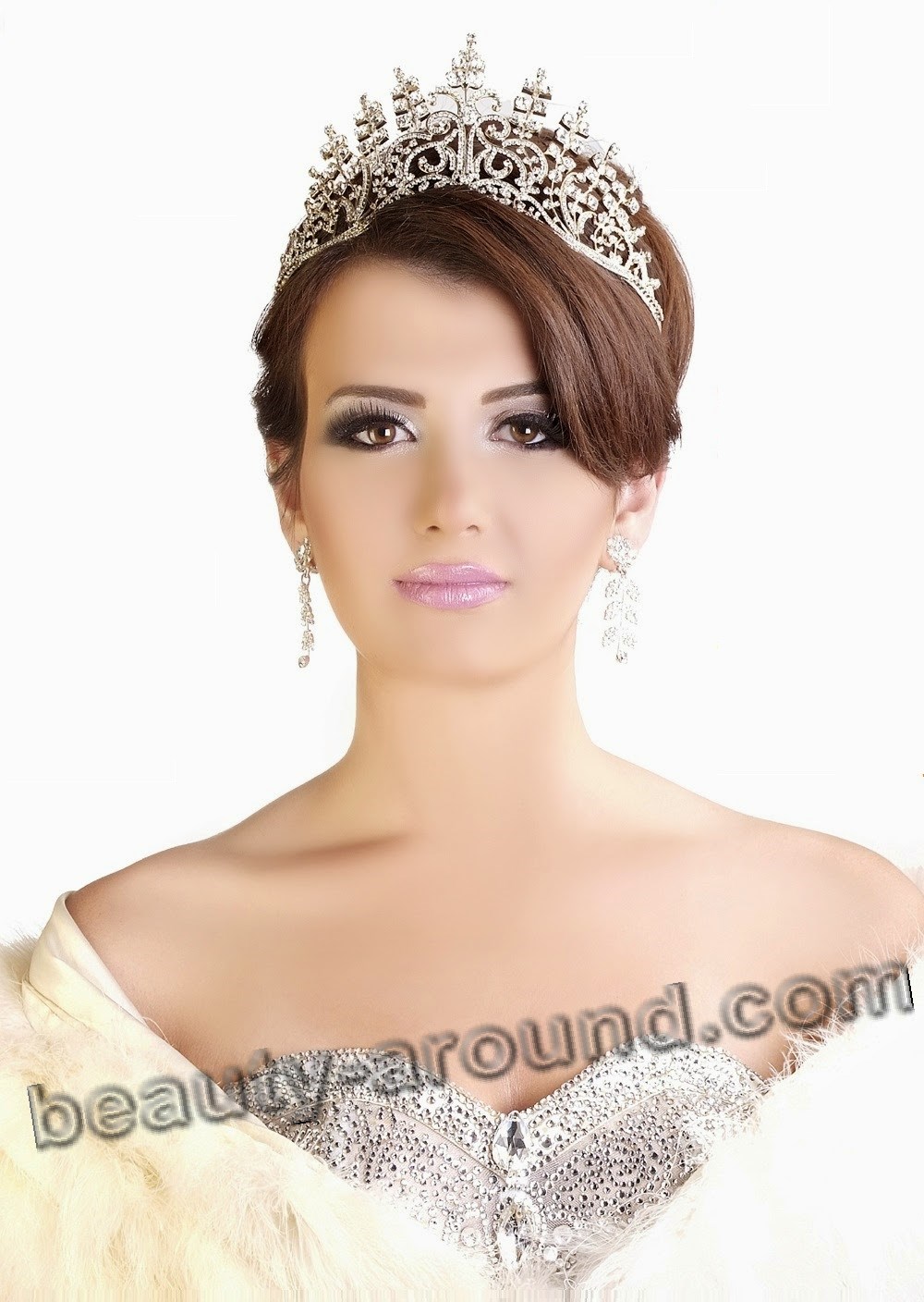 Beautiful Egyptian Women Yara Naoum Miss Egypt 2008 photo