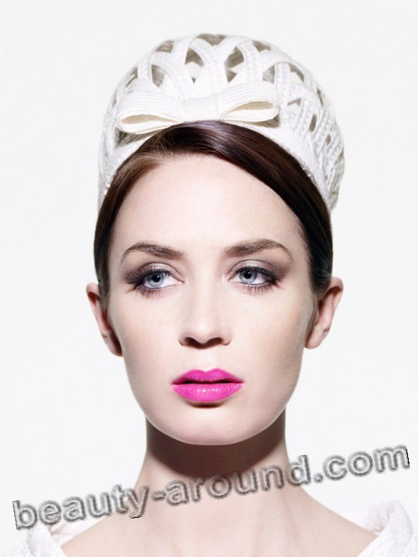 Emily Blunt make up photos