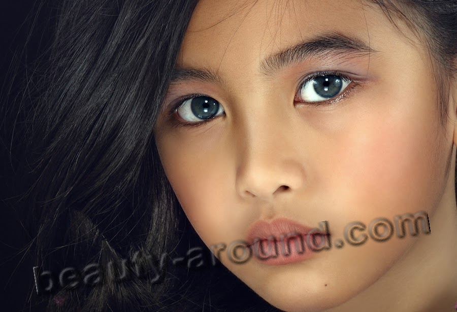 Model Ivy emerald eyes photos