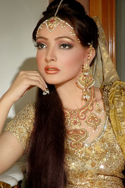 Jewelry and makeup of Indian women (Photos)