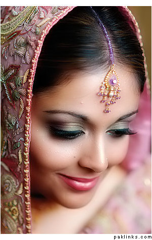 Jewelry and makeup of Indian women