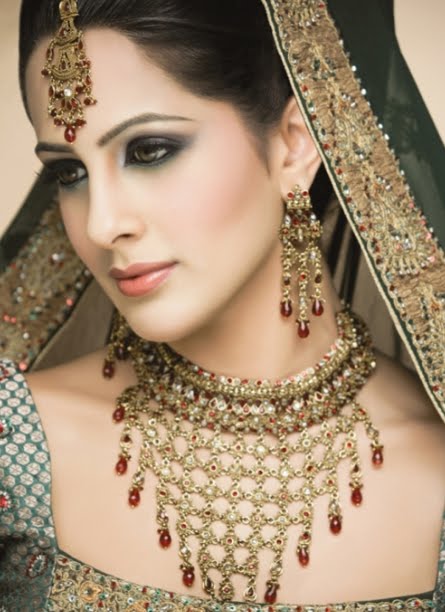 Jewelry and makeup of Indian women