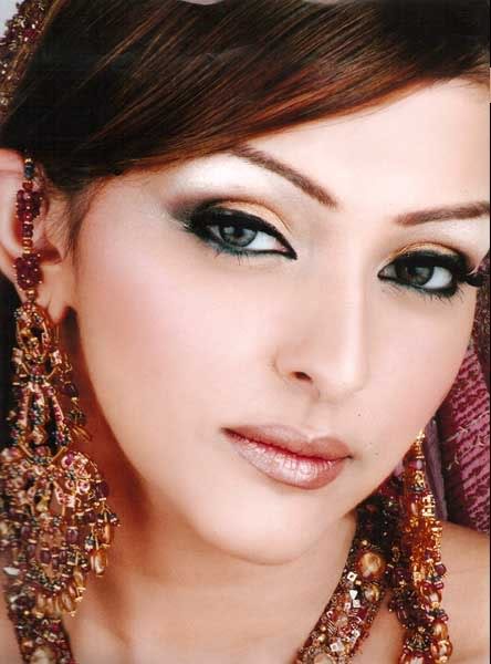 Jewelry and makeup of Indian women