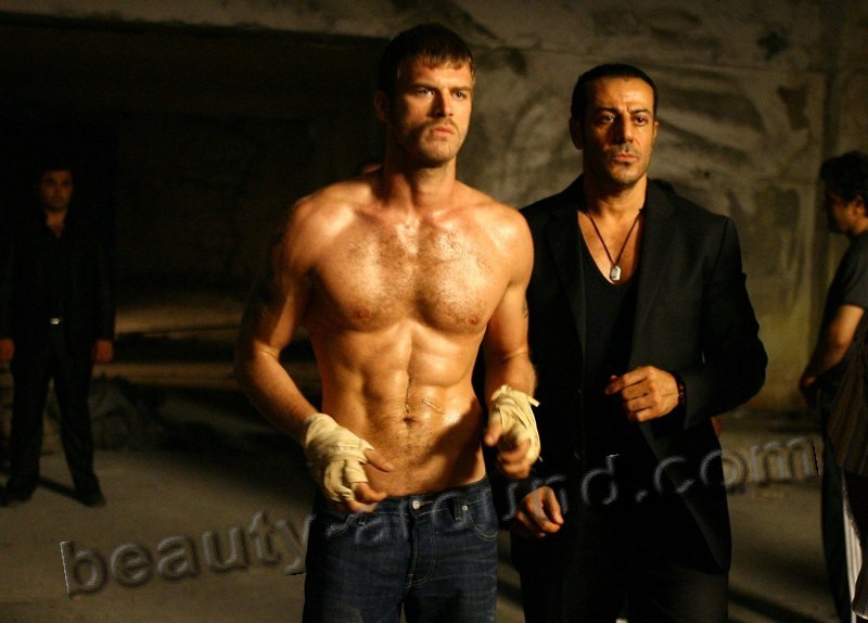 Kivanc Tatlitug and Bugra Gulsoy, series Kuzey Güney