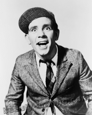 Норман Джозеф Уиздом  / Norman Joseph Wisdom - фото,актёр мистер Питкин