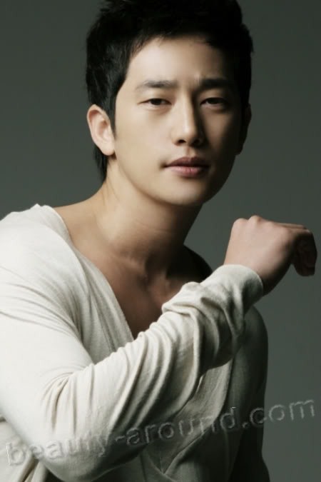Top 100 Most Popular and Handsome Korean Actors photos