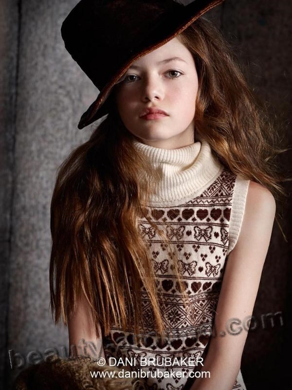 Model Mackenzie Foy