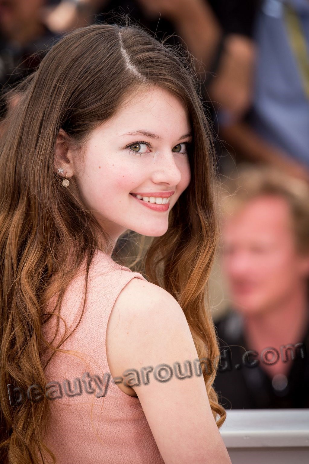 Mackenzie Foy on Awarding Photo