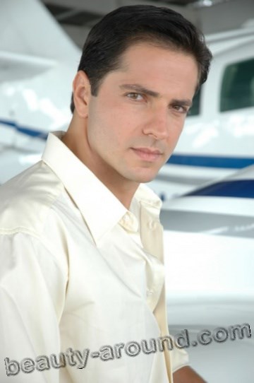 Mister World 1998 Sandro Finoglio photos actor, model, Venezuelan TV show host photo