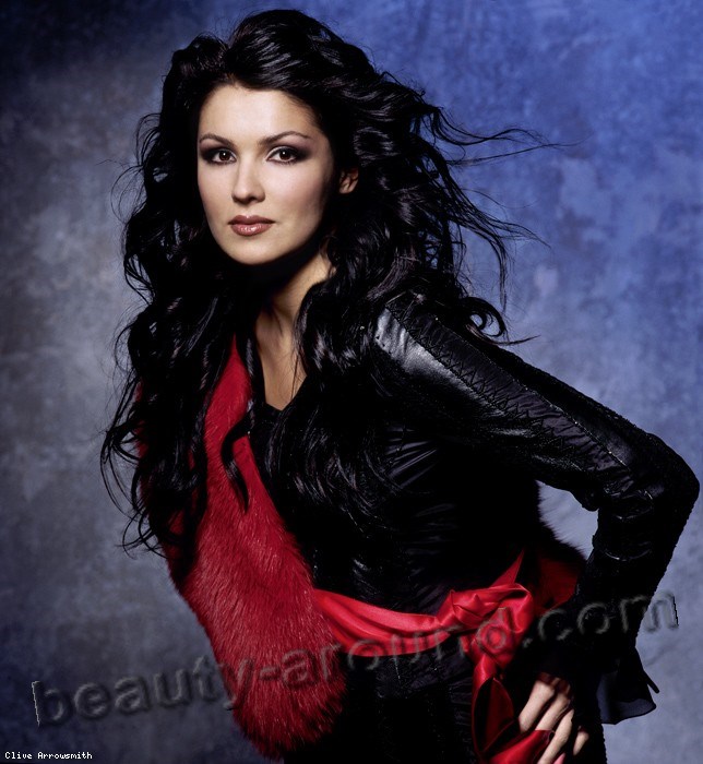 Anna Netrebko beautiful Russian soprano singer photo