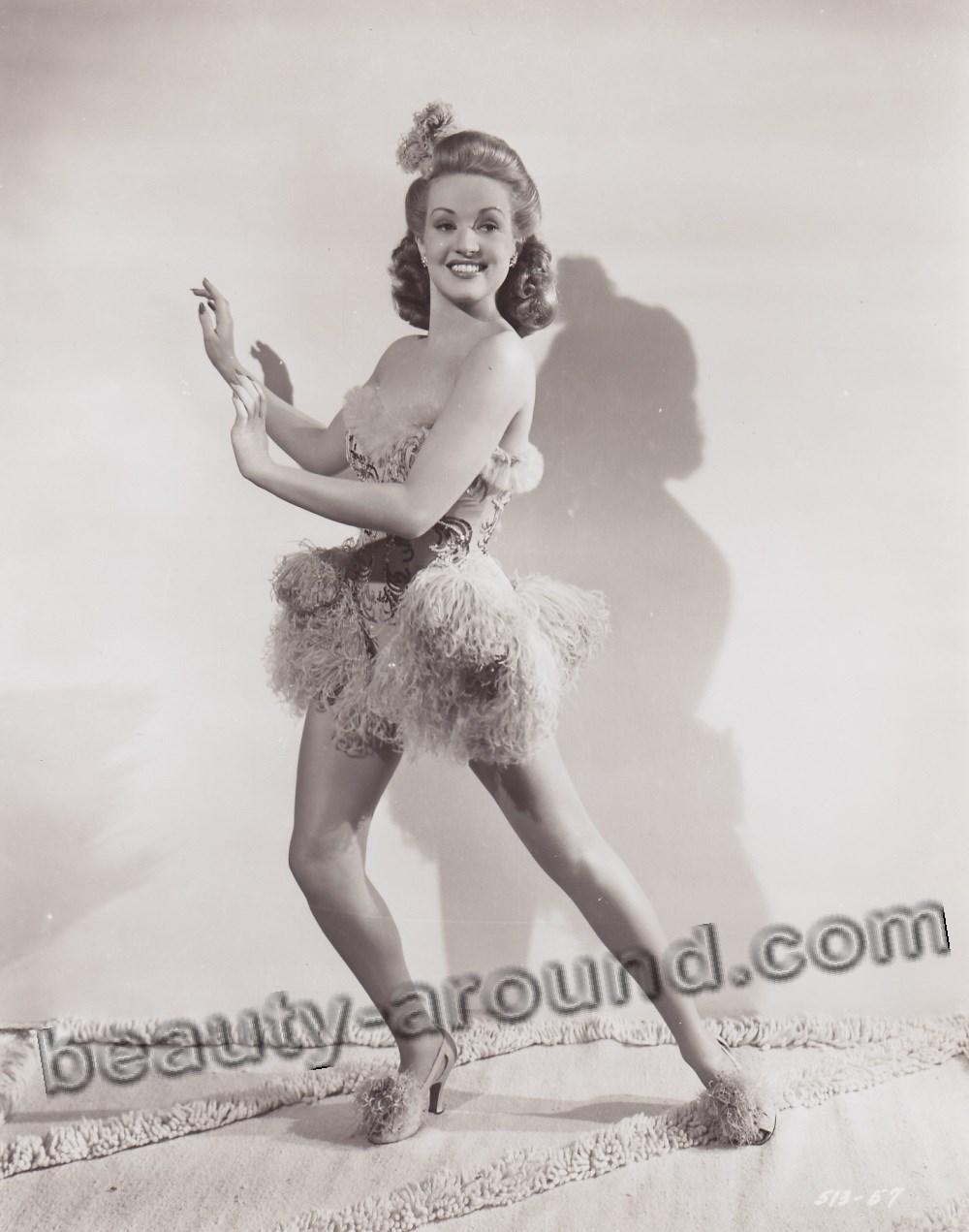 Sexy Celebrity Pin-Up Betty Grable photo