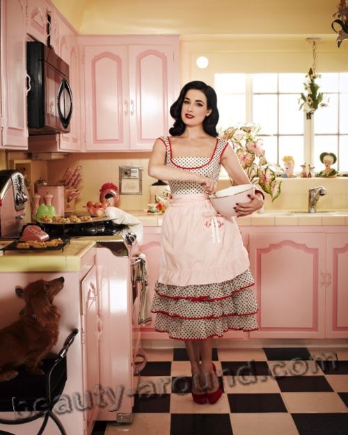 Pin-up model Dita von Teese photo