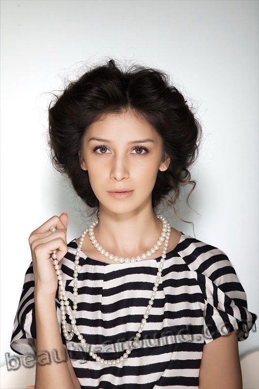 Равшана Куркова с красивой причёской фото