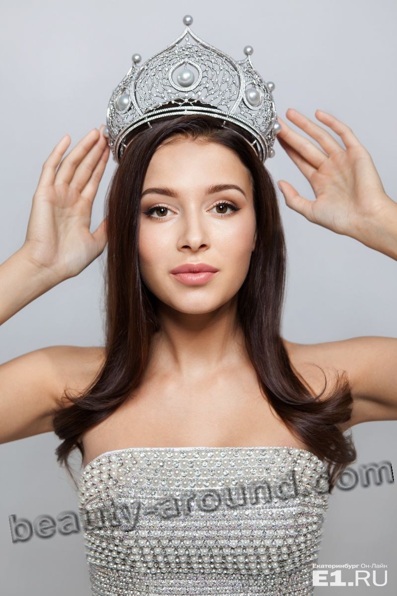 Sofia Nikitchuk with a crown photo