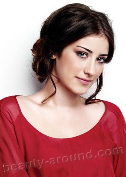 Hazal Kaya Turkish actress photo