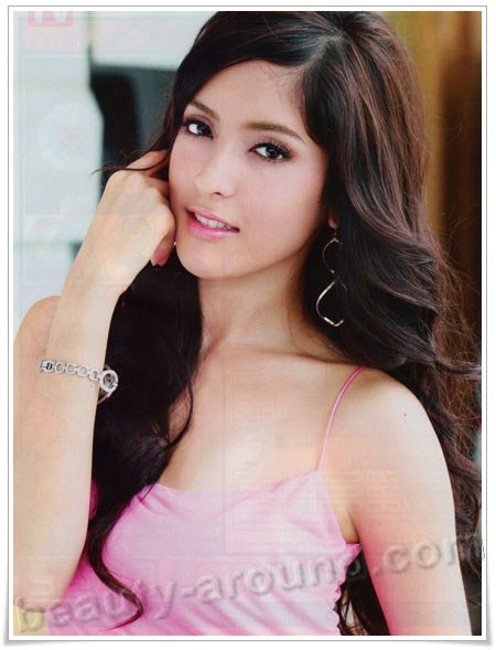 Beautiful Thai Women. Pinky Savika Chaiyadech Thai actress photo