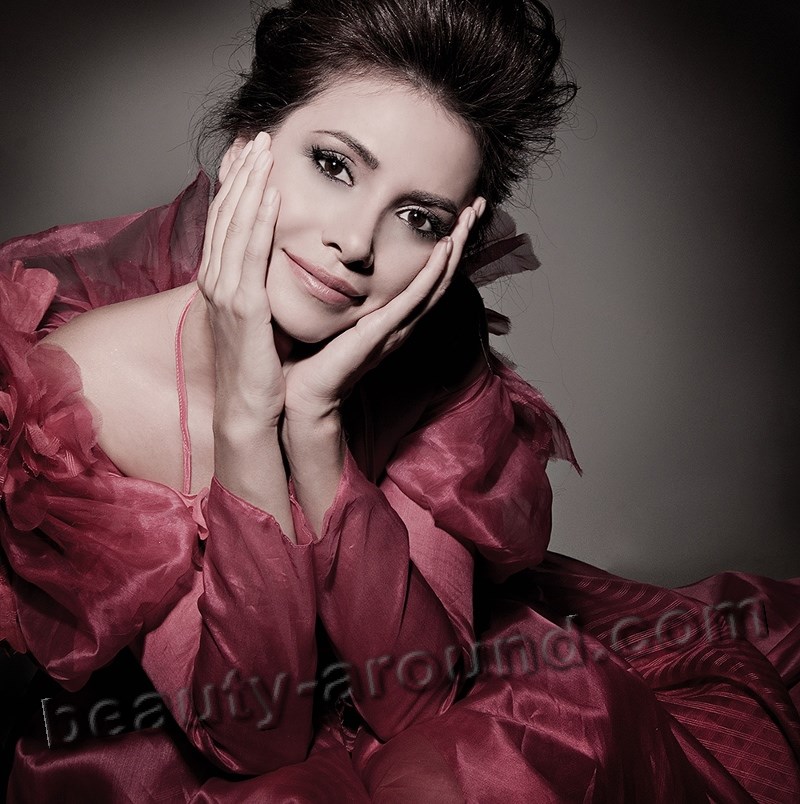 Сонгюль Оден красивая турецкая актриса фото
