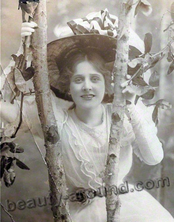 Vintage photo of a beautiful girl in a hat