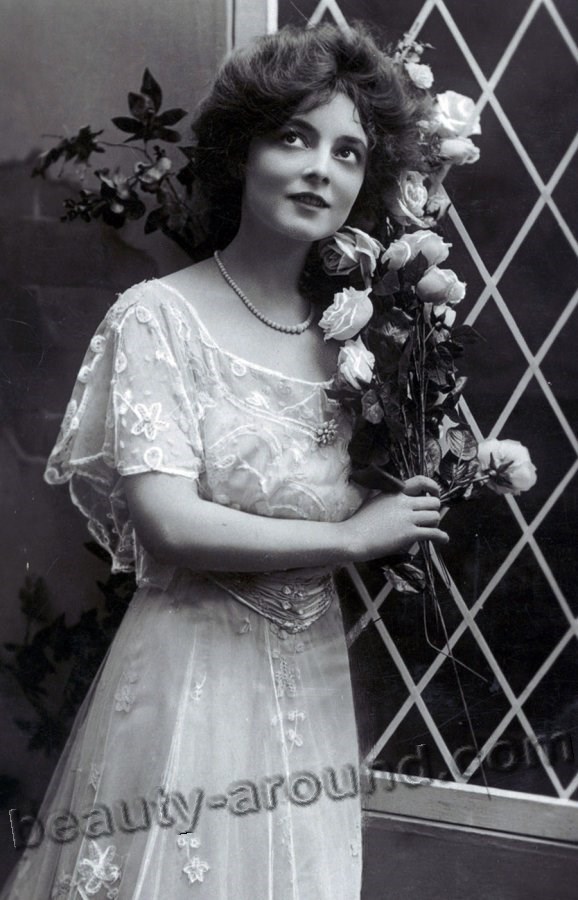 Vintage photo of a Lady with roses