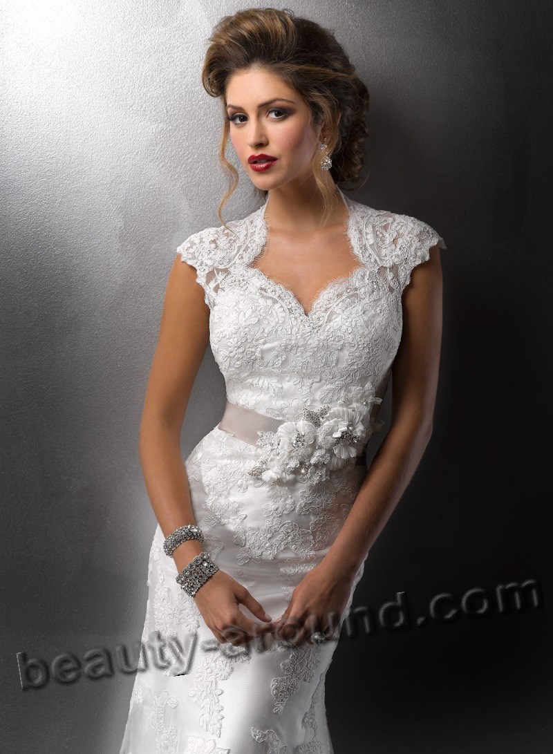 Белое кружевное свадебное платье, фото
