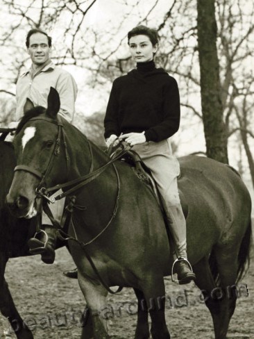  actress Audrey Hepburn  on horseback photo