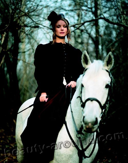  Oxana Fedorova on horseback photo