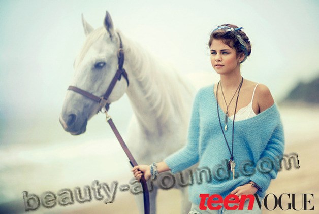 singer Selena Gomez with horse photo