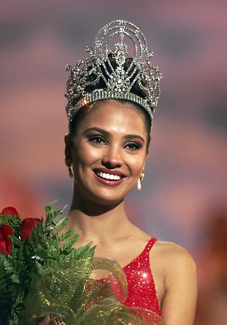 Miss Universe 2000 Lara Dutta