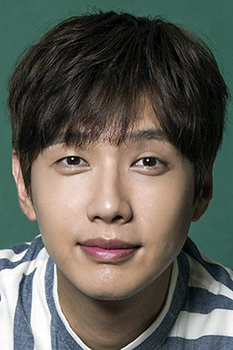 Ji Hyun Woo photo