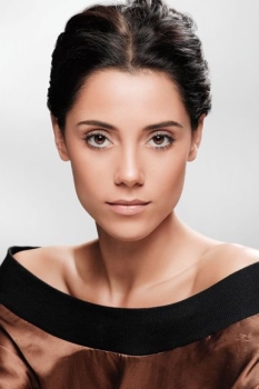 http://beauty-around.com/images/sampledata/votes_turkish_actress/kansu_dere.jpg